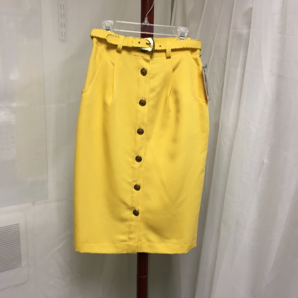 City Girl Petites by Nancy Bolen Yellow A-line skirt Size 4